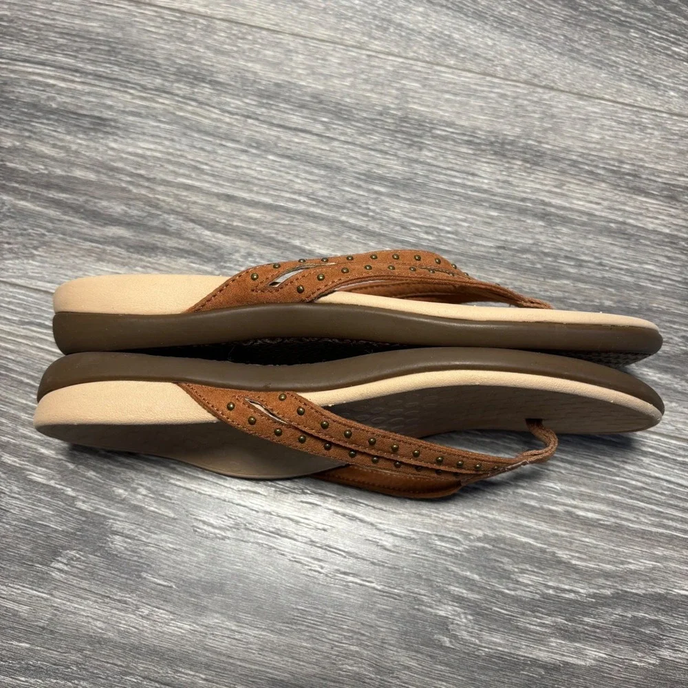 Vionic Tasha Toffee Studded Brown Thong Sandals Women's Size‎ 9 Comfortable